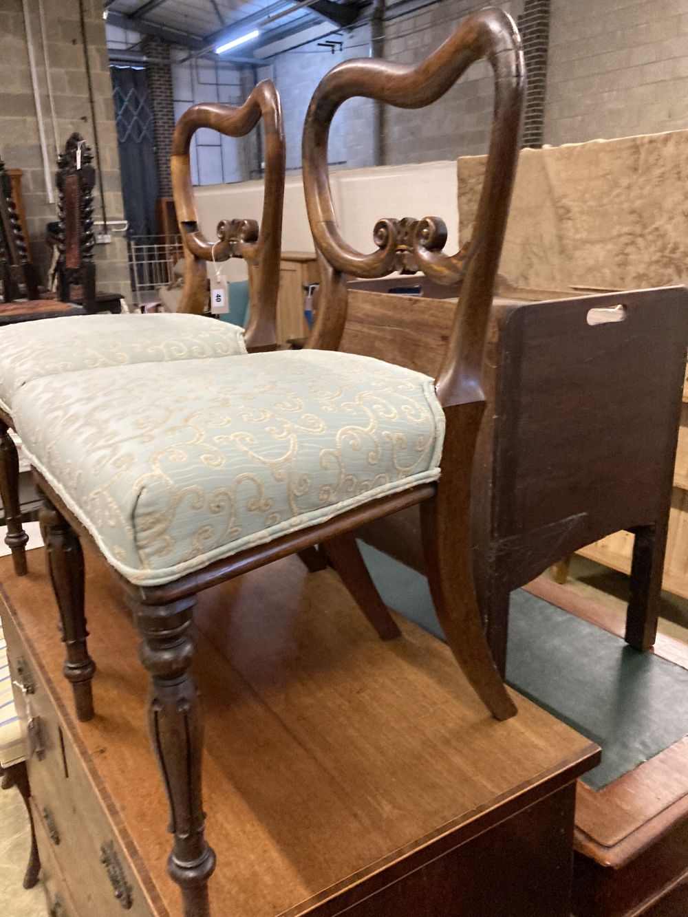 A pair of early Victorian rosewood dining chairs (a.f.)